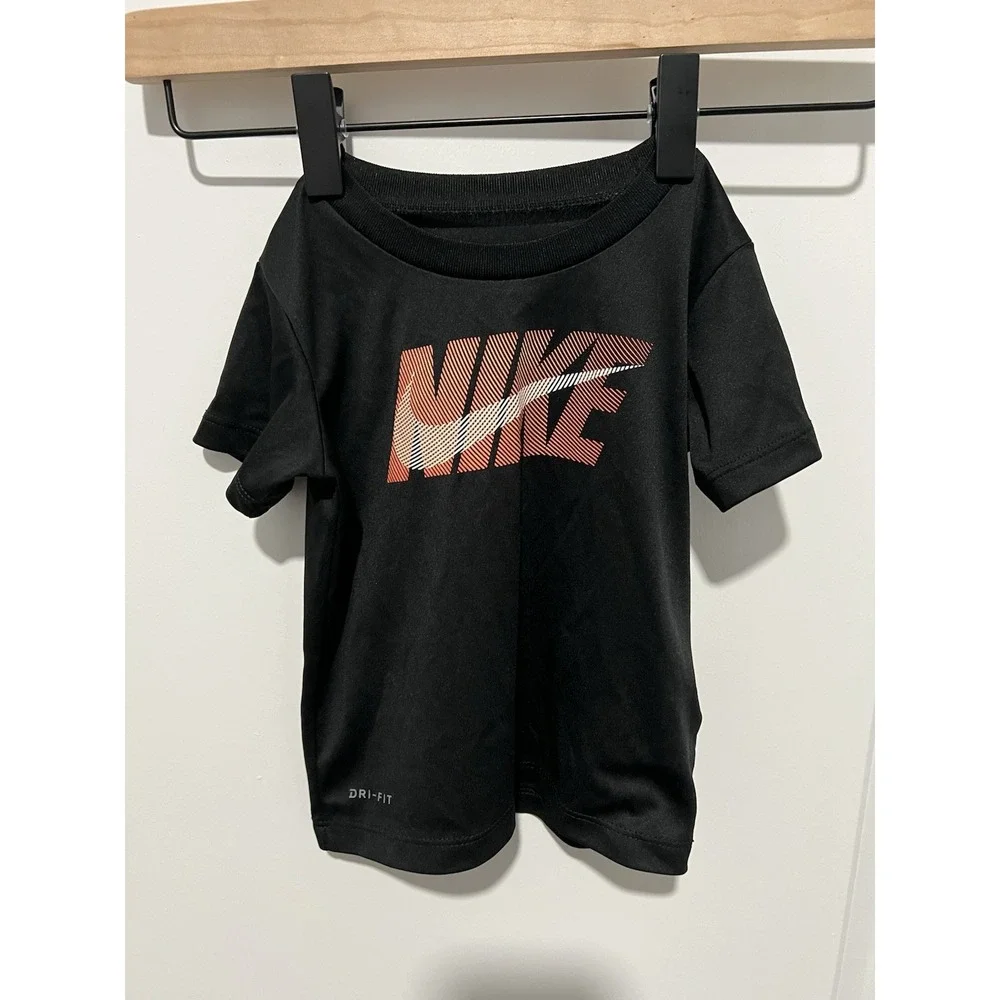 ✨ Nike Dri-Fit Toddler Short‎ Sleeve Wicking - Black w/ Design - 24 Months